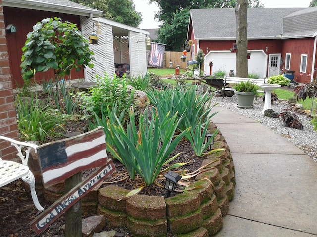 701 Spears Ave, Crane, MO 65633 - view of yard