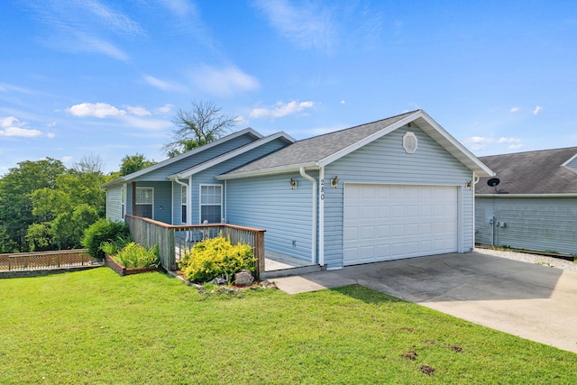 280 Quail Run Rd, Branson, MO 65616 - ranch-style home featuring a garage, a front yard, and roof with shingles