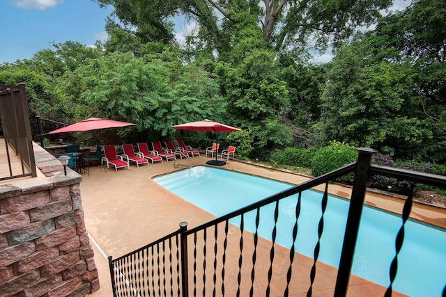 1108 N 18th Ave, Ozark, MO 65721 - outdoor pool with a patio area