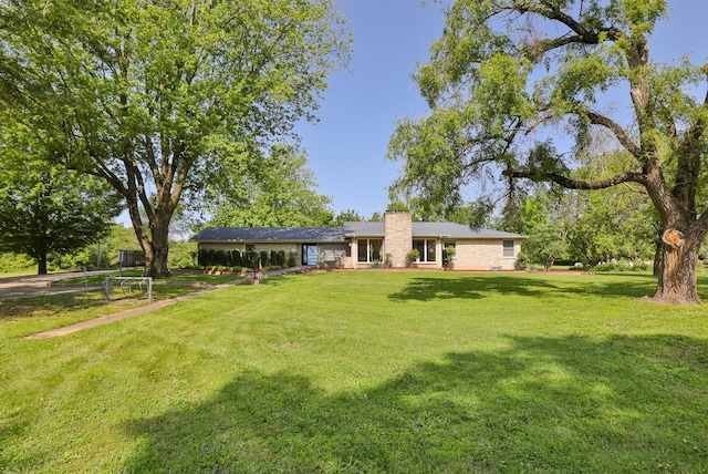 2225 N Plainview Ave, Springfield, MO 65803 - view of grassy yard