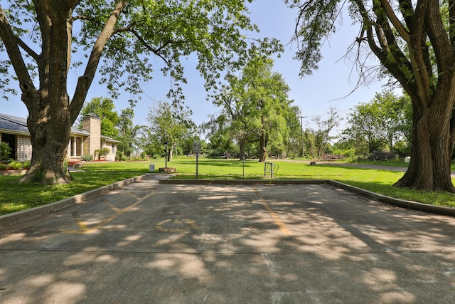 2225 N Plainview Ave, Springfield, MO 65803 - view of home's community with a lawn