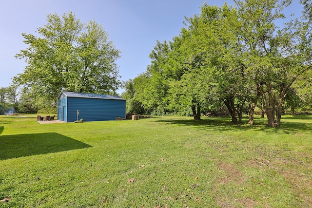 2225 N Plainview Ave, Springfield, MO 65803 - view of green lawn featuring an outbuilding
