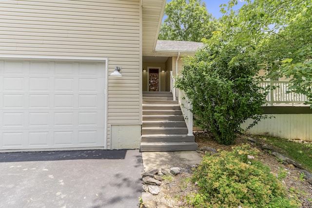 11996 N Farm Rd Unit 119, Brighton, MO 65617 - view of exterior entry with roof with shingles