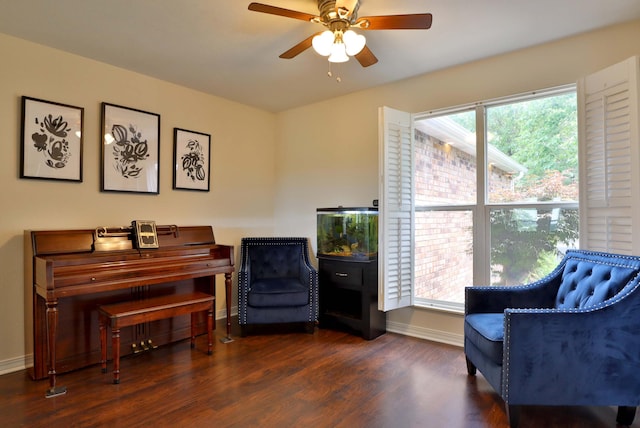 185 Tanner Rd, Branson, MO 65616 - living area featuring wood finished floors and a ceiling fan