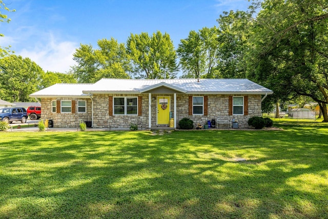 720 E Burford St, Marshfield, MO 65706 - ranch-style house with stone siding and a front yard