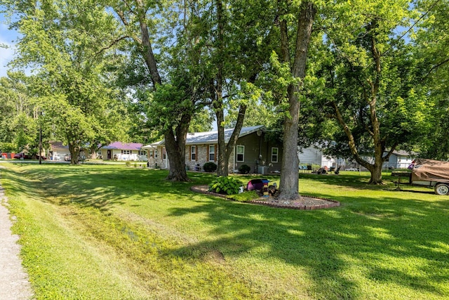 720 E Burford St, Marshfield, MO 65706 - view of grassy yard