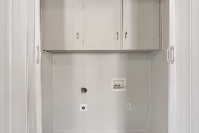 825 W Nichols St, Springfield, MO 65802 - laundry area with hookup for an electric dryer, hookup for a washing machine, and cabinet space