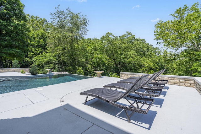 5817 E Summit View Dr, Springfield, MO 65809 - swimming pool with a patio area