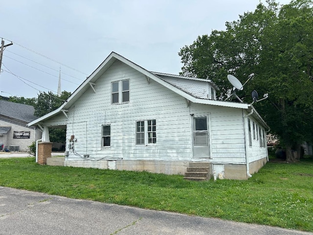 201 W Pennington Ave, Ava, MO 65608 - view of side of property with entry steps and a lawn