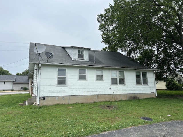201 W Pennington Ave, Ava, MO 65608 - view of property exterior with a lawn