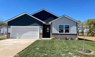 569 Abigail Ave, Republic, MO 65738 - photo 1