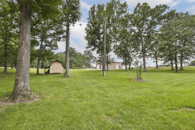 2620 Big Timber Rd, Marshfield, MO 65706 - view of grassy yard featuring an outdoor structure