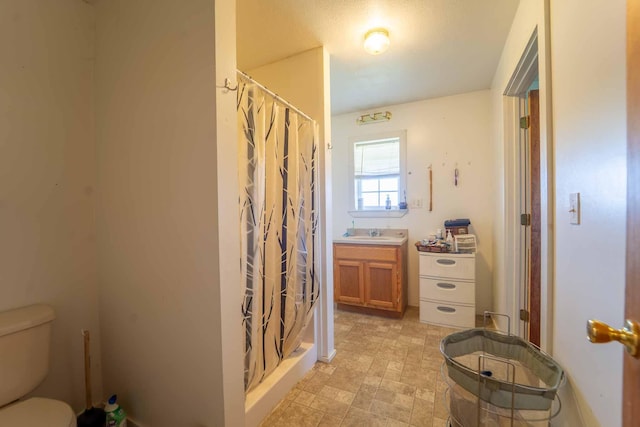 15608 Lawrence Unit 2007, Miller, MO 65707 - bathroom featuring a shower with curtain and vanity