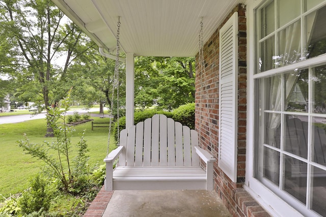 610 W Summit St, Bolivar, MO 65613 - porch with a yard