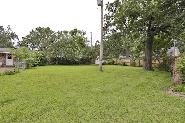 610 W Summit St, Bolivar, MO 65613 - view of fenced backyard