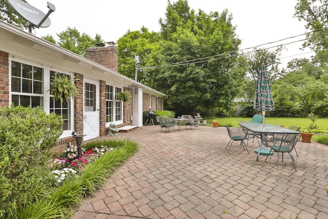 610 W Summit St, Bolivar, MO 65613 - view of patio with outdoor dining area