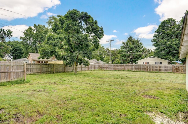 902 S Hickory St, Mount Vernon, MO 65712 - view of fenced backyard
