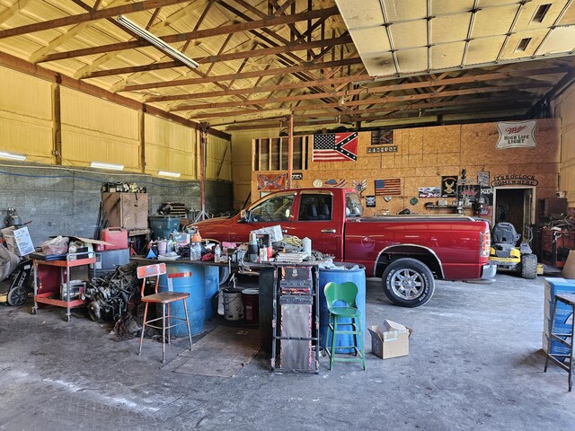 15535 Business Highway 60, Verona, MO 65769 - garage with a workshop area