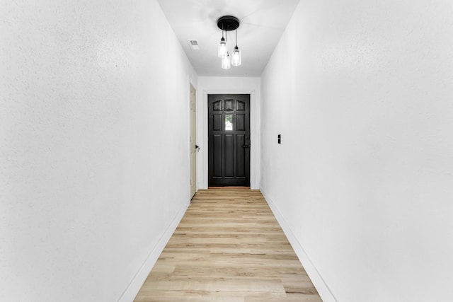 2564 S Regina Ave, Springfield, MO 65807 - entryway featuring light wood finished floors and baseboards