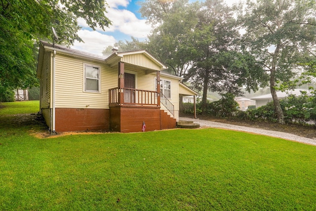 408 S 8th Ave, Ozark, MO 65721 - view of front facade featuring a front yard, dirt driveway, and crawl space