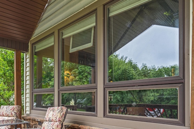 781 Santana Cir, Reeds Spring, MO 65737 - sunroom featuring vaulted ceiling