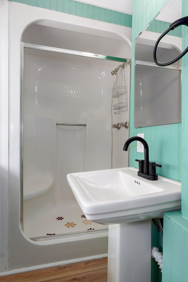 1317 S Willow Ave, Springfield, MO 65804 - bathroom with wood finished floors and a shower