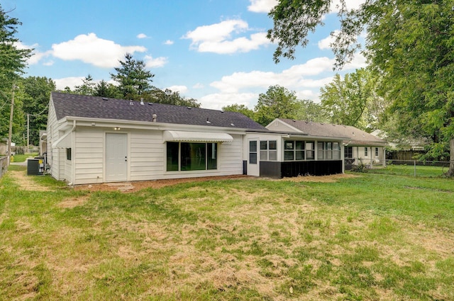1317 S Willow Ave, Springfield, MO 65804 - back of house featuring a sunroom