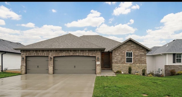 842 E Acacia Ln, Nixa, MO 65714 - view of front of property featuring a garage, driveway, a shingled roof, and a front yard