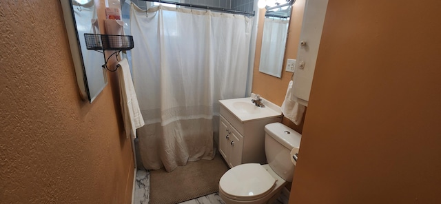 1972 N Colgate Ave, Springfield, MO 65802 - full bath featuring vanity and a shower with curtain