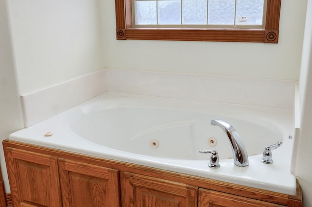 4520 English Ivy Ave, Springfield, MO 65804 - full bath featuring a tub with jets