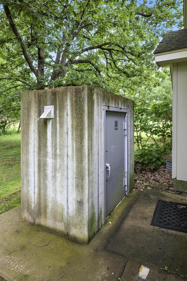 915 Rocketdyne Rd, Neosho, MO 64850