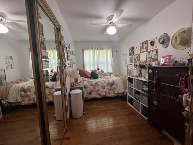 1014 Sassafras St, Willow Springs, MO 65793 - bedroom featuring wood finished floors and a ceiling fan