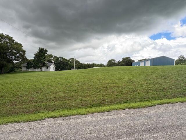21572 Lawrence Unit 1240, Aurora, MO 65605 - view of green lawn