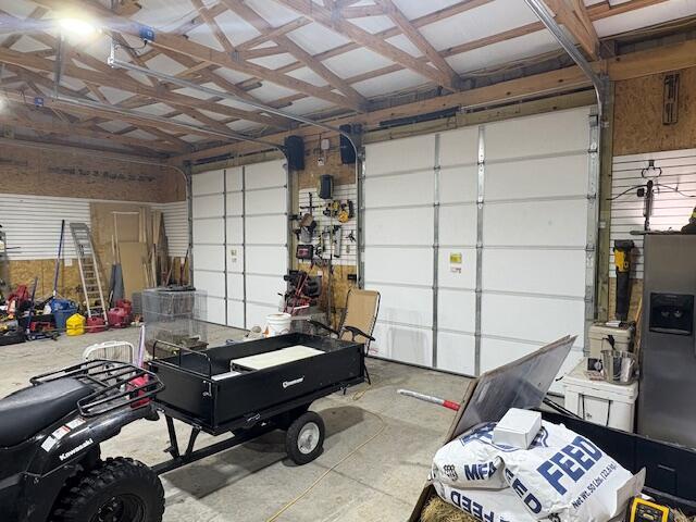 21572 Lawrence Unit 1240, Aurora, MO 65605 - view of garage