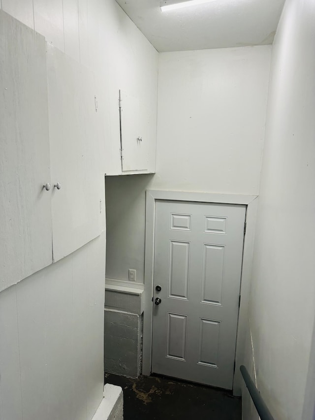 652 W Hovey St, Springfield, MO 65802 - entryway with unfinished concrete floors
