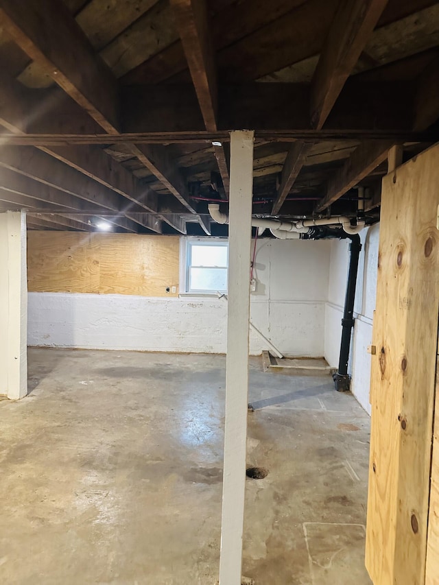 652 W Hovey St, Springfield, MO 65802 - view of below grade area