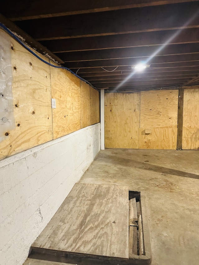 652 W Hovey St, Springfield, MO 65802 - view of unfinished basement