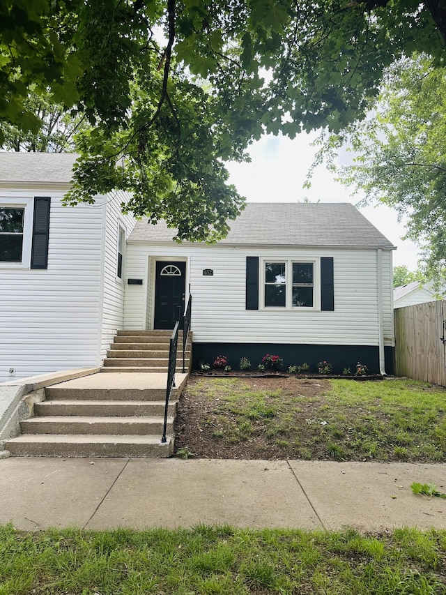 652 W Hovey St, Springfield, MO 65802 - view of front of property with entry steps and roof with shingles