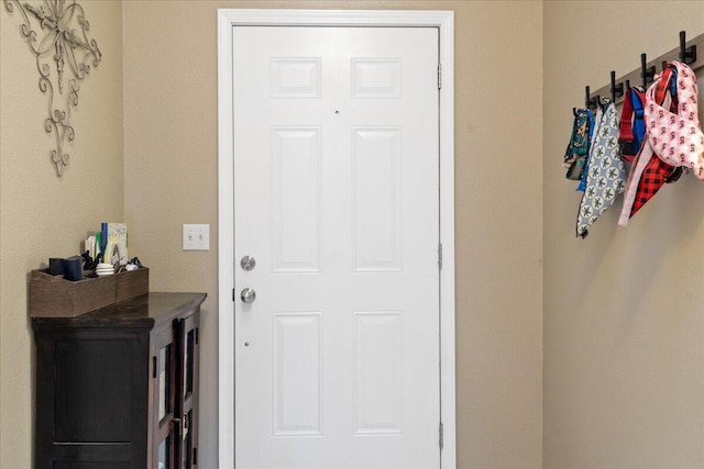 759 S Troy Ave, Springfield, MO 65802 - view of foyer