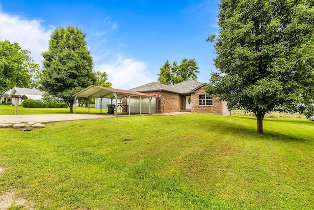 107 W Summit St, Aurora, MO 65605 - view of front facade featuring driveway, brick siding, a front lawn, and a garage