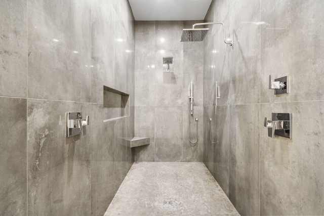355 Catalina Dr, Branson, MO 65616 - bathroom with tiled shower
