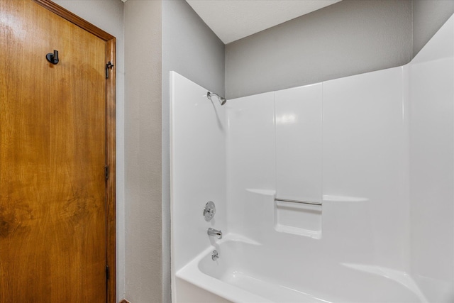 951 S Alex Ave, Springfield, MO 65802 - full bathroom featuring tub / shower combination