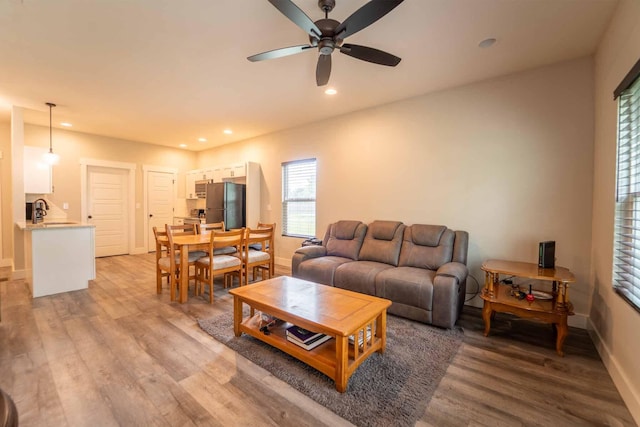 226 W Mount Vernon Rd, Billings, MO 65610 - living area with light wood-style floors, a ceiling fan, and recessed lighting