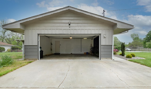 2823 E Catalpa St, Springfield, MO 65804 - view of detached garage
