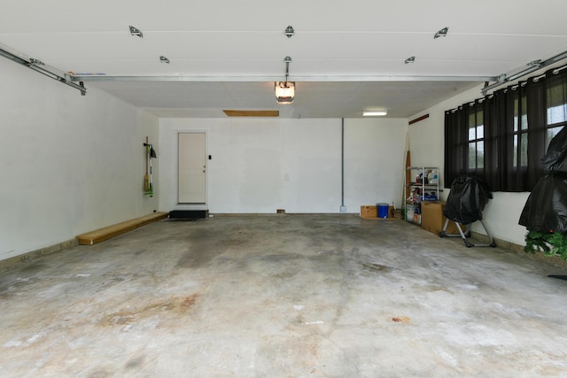 2823 E Catalpa St, Springfield, MO 65804 - garage with a garage door opener