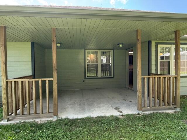 2604 Country Dr, Mountain Grove, MO 65711 - view of covered porch