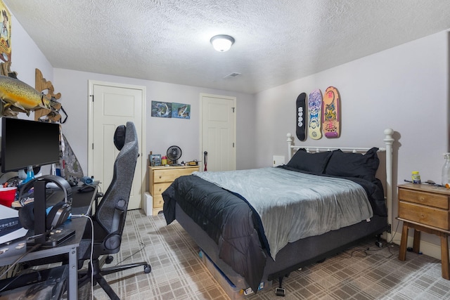 715 S Oak Terrace Dr, Nixa, MO 65714 - bedroom with a textured ceiling