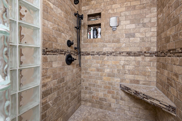 14 Little Creek Ln, Kimberling City, MO 65686 - bathroom with a tile shower