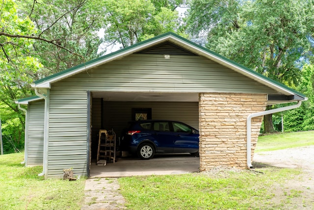 705 Preacher Roe Blvd, West Plains, MO 65775 - view of garage