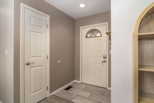 828 S Chinkapin Ave, Nixa, MO 65714 - entryway featuring wood tiled floors